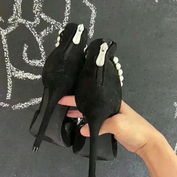 Black and Pearl Cape Robbin suede heels - Picture 9 of 9